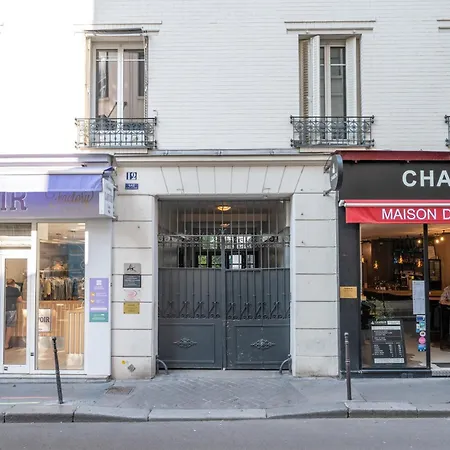 Little Boudoir Of Paris Champs-Elysees-2
